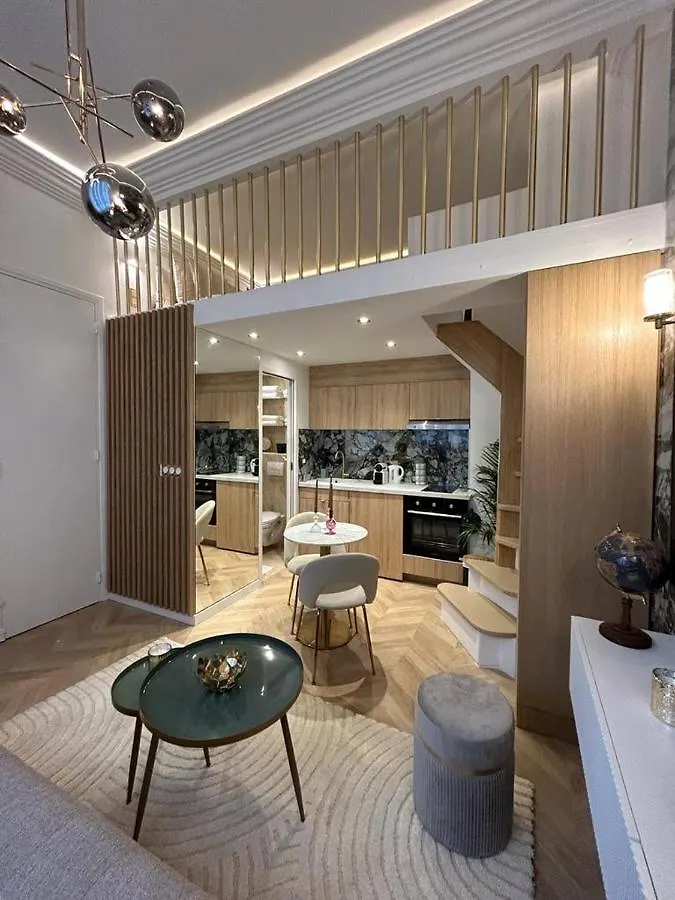 Le Studio Des Champs Elysees Paris Daire